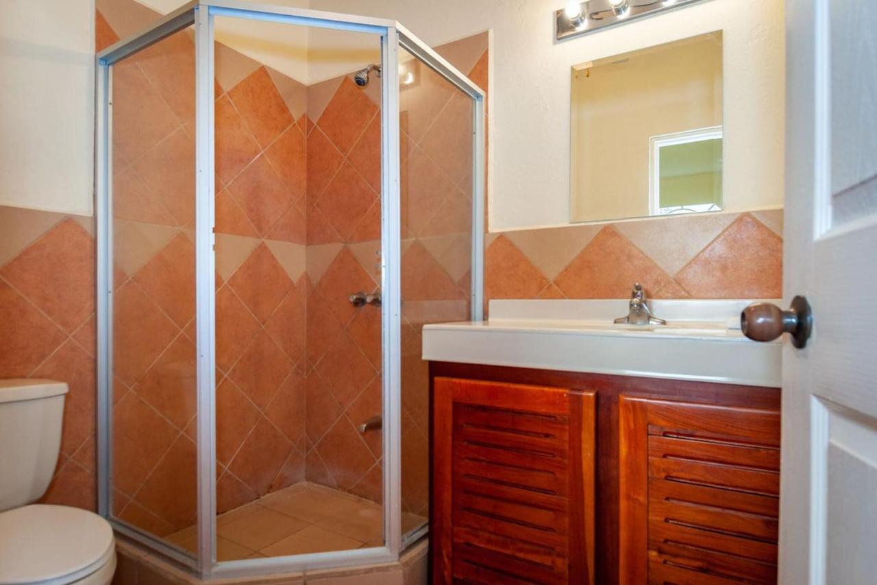 Nicely Priced Duplex In Surfside With Private Pool And Ac In Every Room بوتريرو المظهر الخارجي الصورة